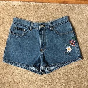 SQZ WOMEN AUTHENTIC ORIGINAL 100% COTTON EMBROIDERED SQUEEZE  JEAN SHORTS SZ 5/6